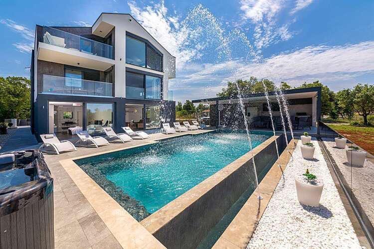 Seaview Apartment Funtana Luaran gambar