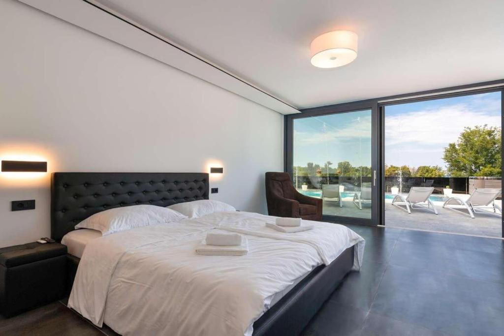 Seaview Apartment Funtana Luaran gambar