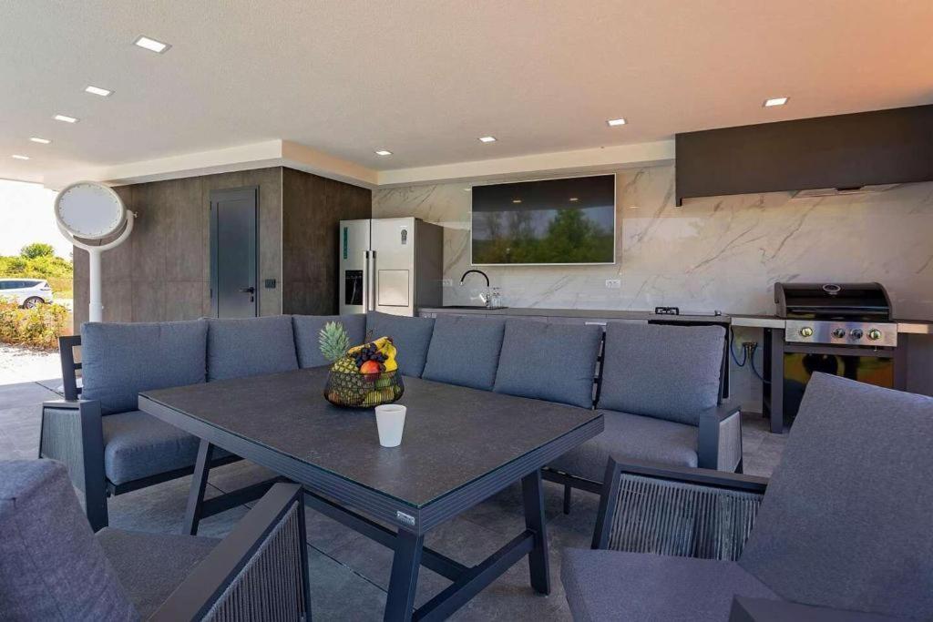 Seaview Apartment Funtana Luaran gambar