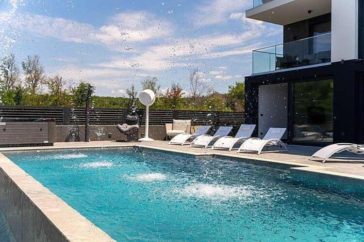 Seaview Apartment Funtana Luaran gambar