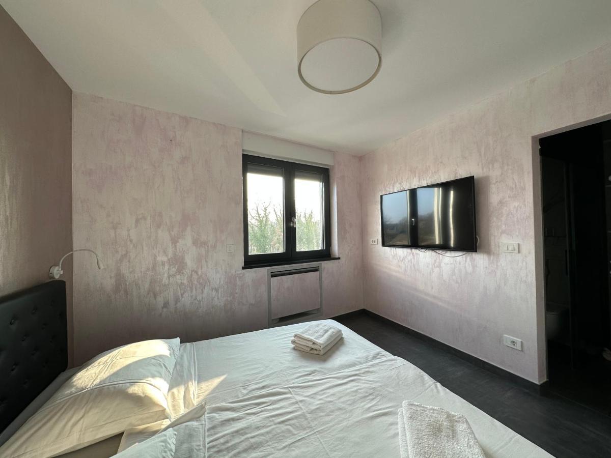 Seaview Apartment Funtana Luaran gambar