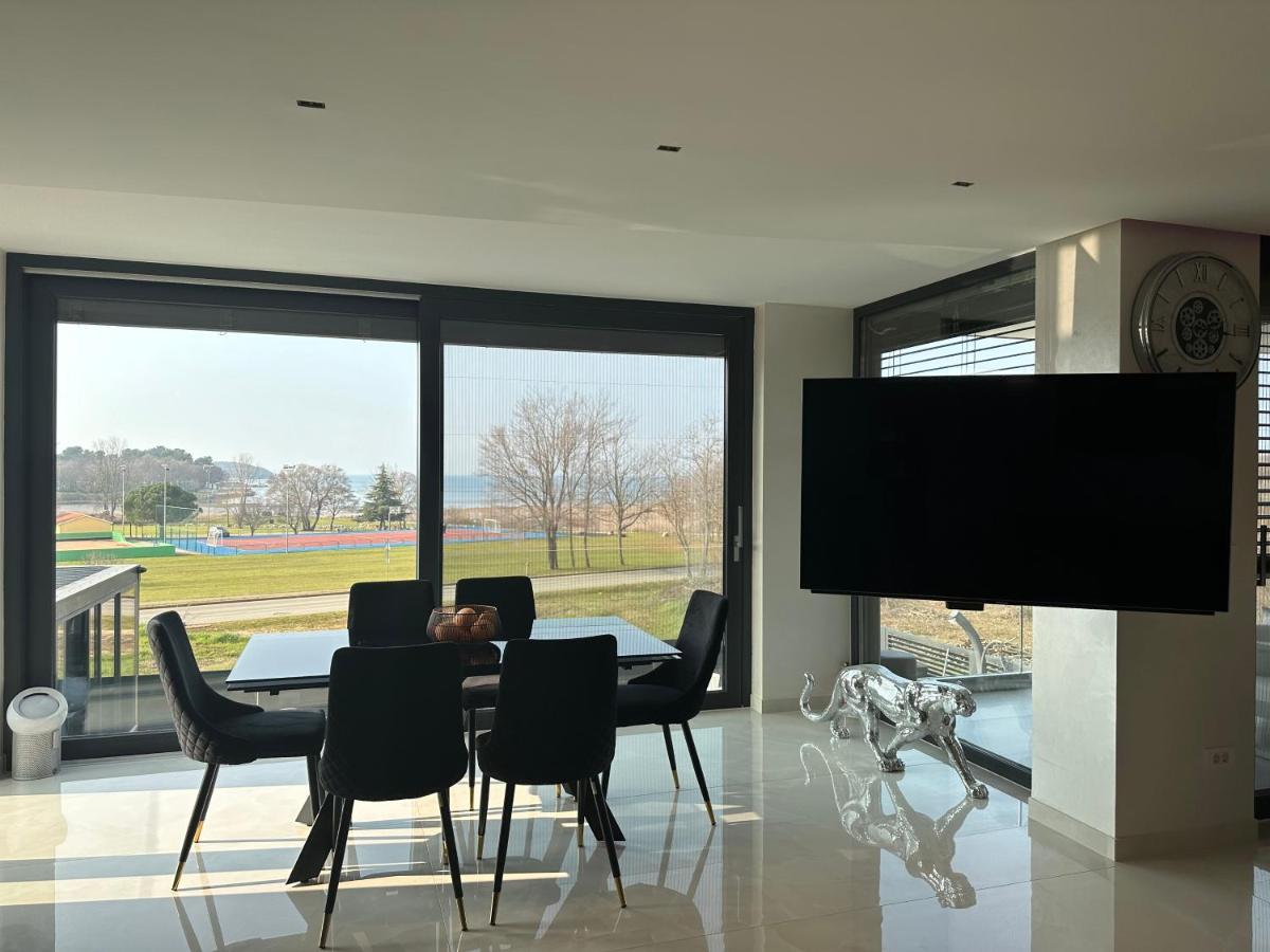 Seaview Apartment Funtana Luaran gambar